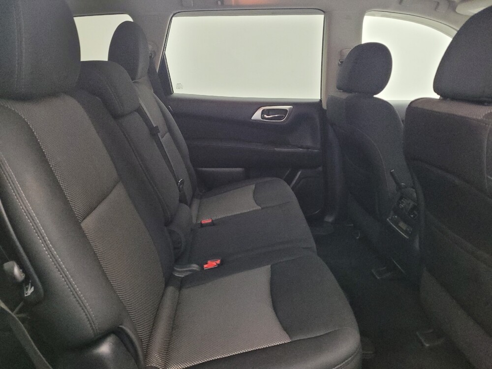 2017 Nissan Pathfinder in Maple Heights, OH 44137 - 18095112 19