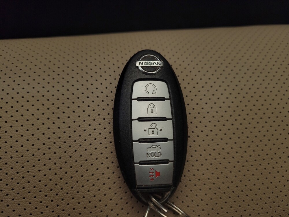 2017 Nissan Altima in Maple Heights, OH 44137 - 18095115 32