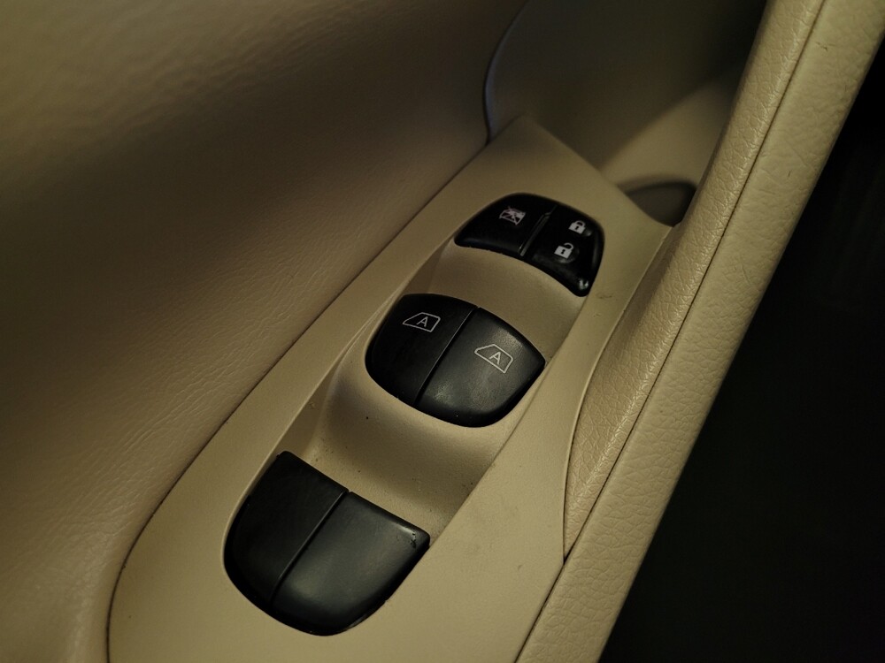 2017 Nissan Altima in Maple Heights, OH 44137 - 18095115 27