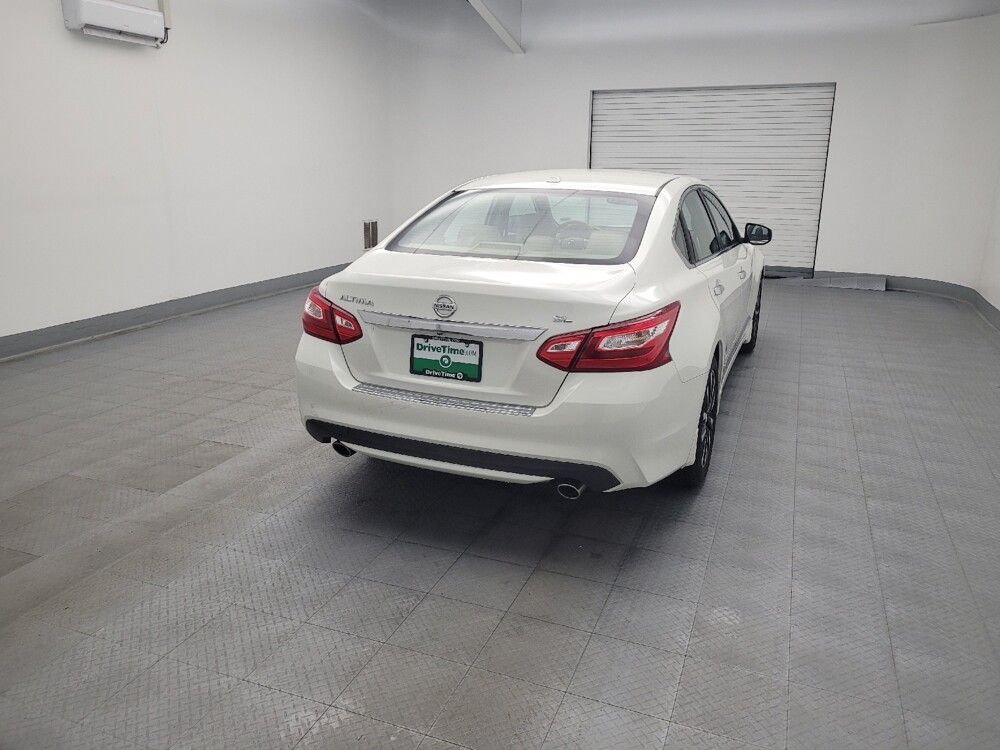 2017 Nissan Altima in Maple Heights, OH 44137 - 18095115 7