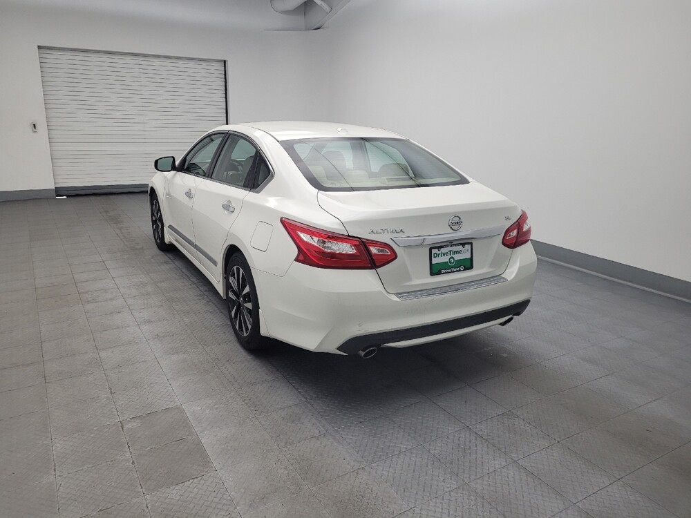 2017 Nissan Altima in Maple Heights, OH 44137 - 18095115 5