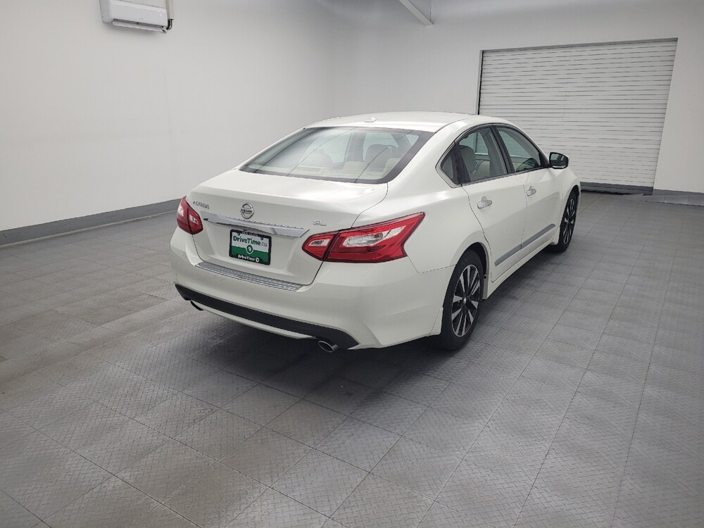 2017 Nissan Altima in Maple Heights, OH 44137 - 18095115 9