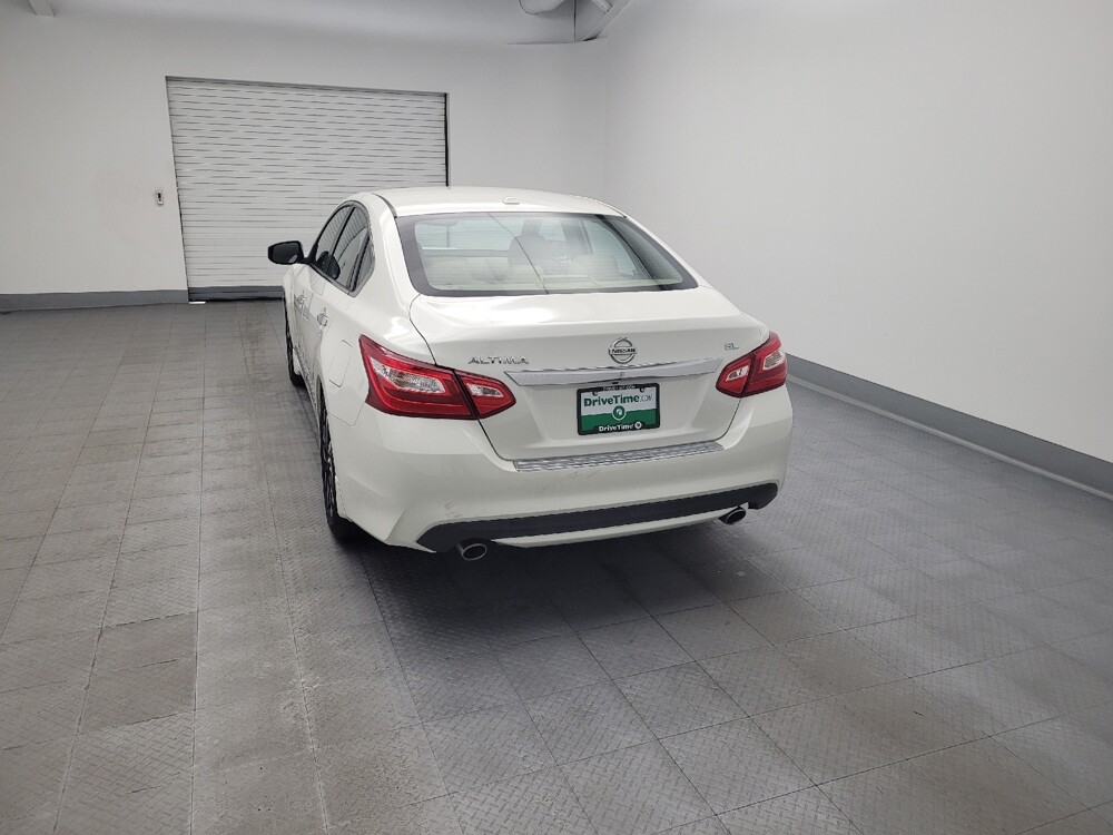 2017 Nissan Altima in Maple Heights, OH 44137 - 18095115 6