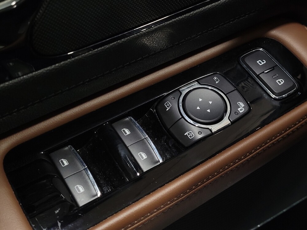 2020 Lincoln Aviator in Pittsburgh, PA 15237 - 18095125 27