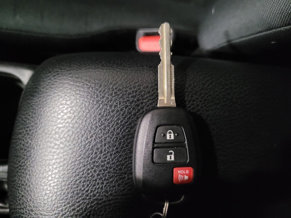 2017 Toyota RAV4 in Pittsburgh, PA 15237 - 18095127 32