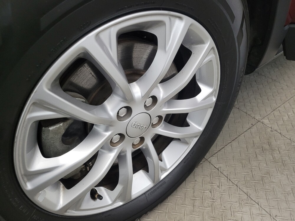 2019 Jeep Cherokee in Newport News, VA 23601 - 18095136 31