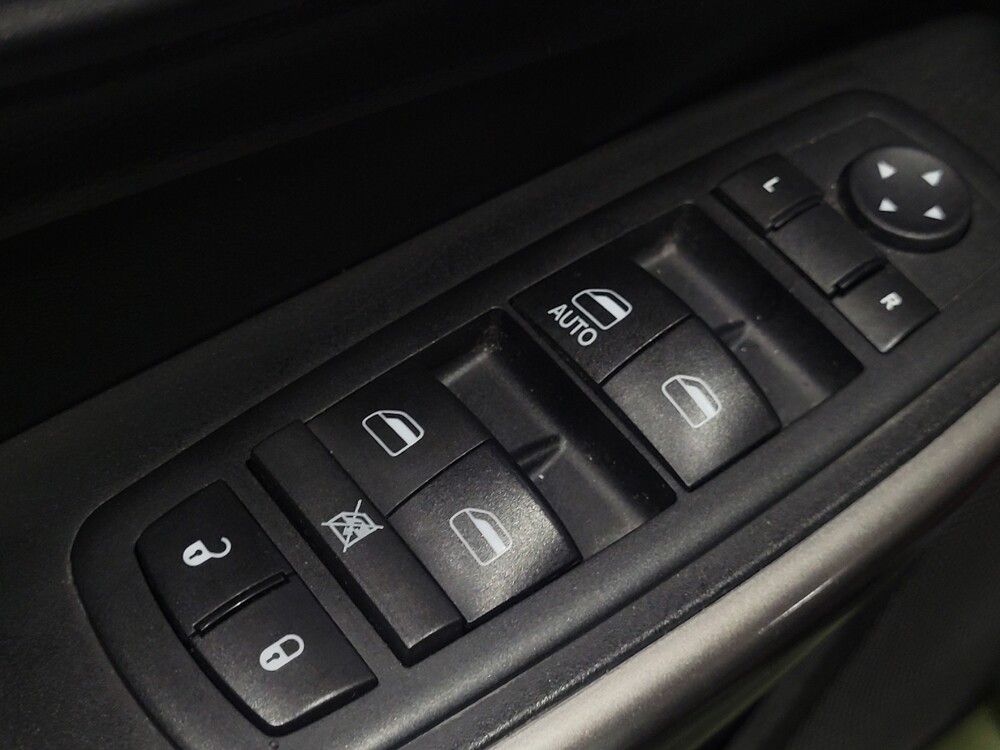 2019 Jeep Cherokee in Newport News, VA 23601 - 18095136 27