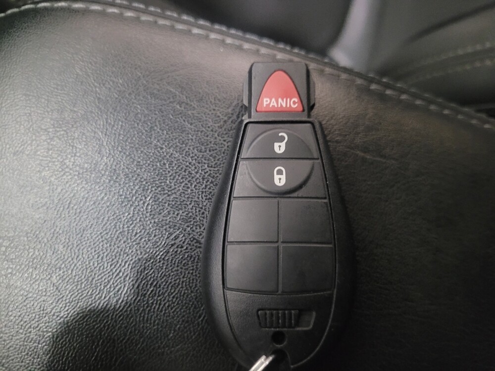 2019 Jeep Cherokee in Newport News, VA 23601 - 18095136 32