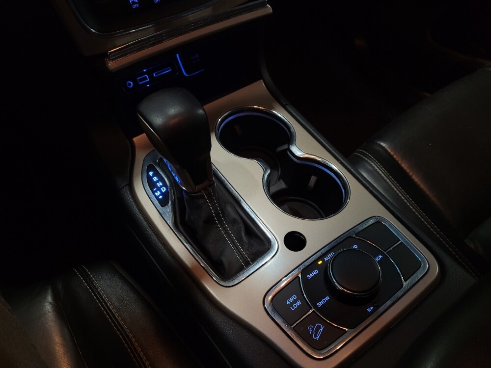 2016 Jeep Grand Cherokee in Pittsburgh, PA 15237 - 18095143 26