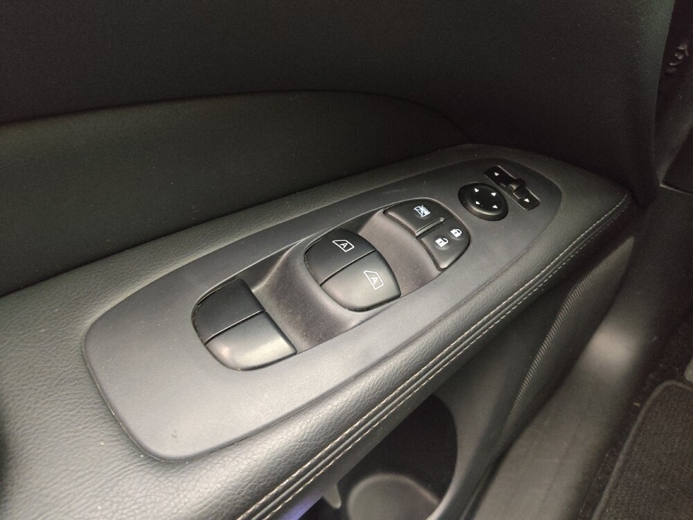 2017 Nissan Pathfinder in Topeka, KS 66611 - 18095154 27