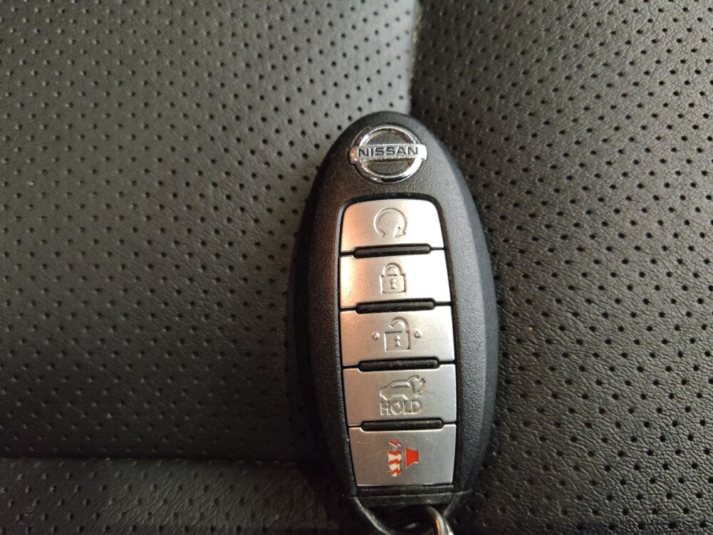 2018 Nissan Rogue in Des Moines, IA 50310 - 18095155 32