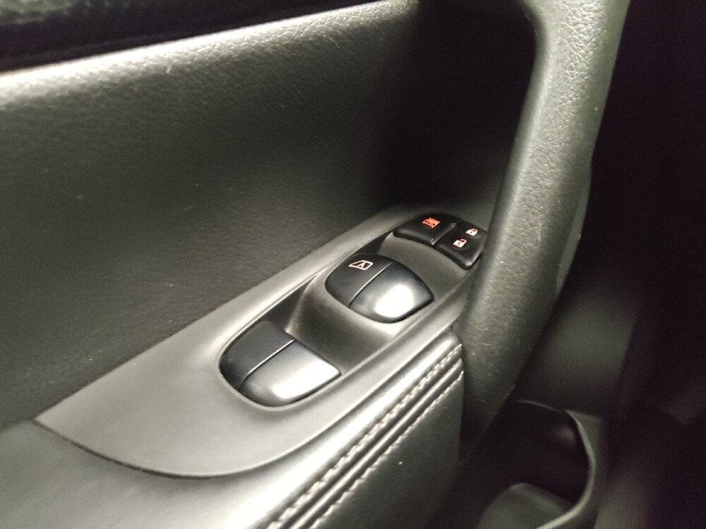 2018 Nissan Rogue in Des Moines, IA 50310 - 18095155 25