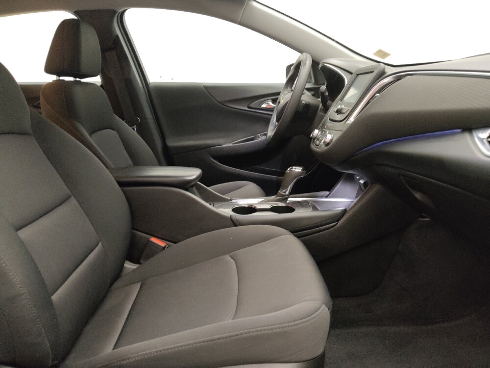 2018 Chevrolet Malibu in Lombard, IL 60148 - 18095157 21