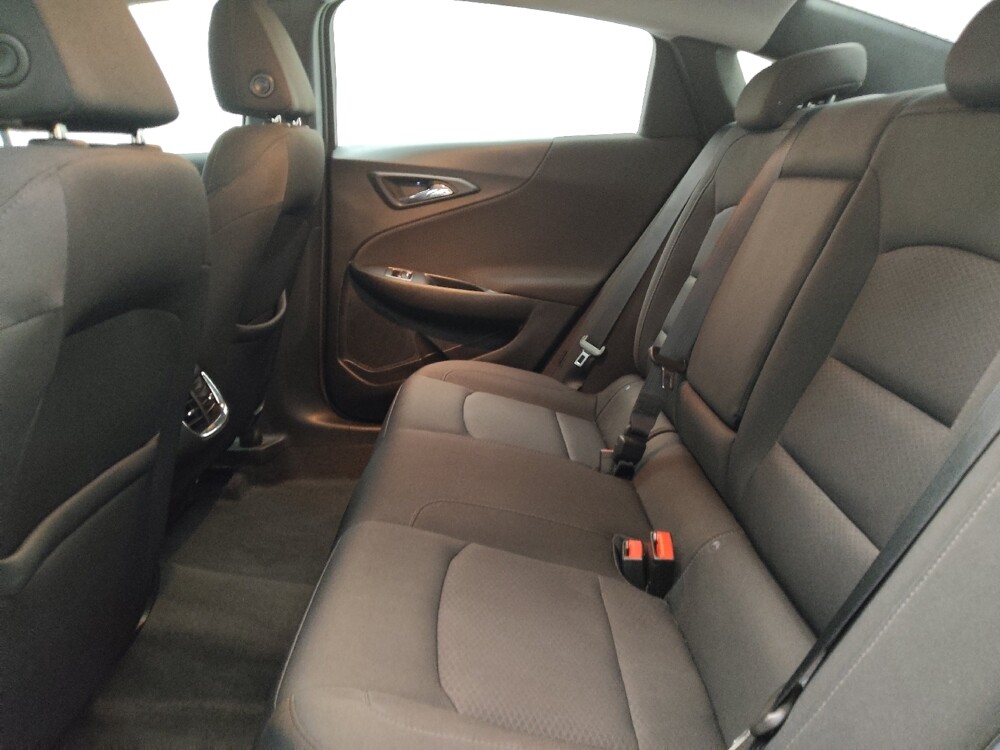 2018 Chevrolet Malibu in Lombard, IL 60148 - 18095157 18