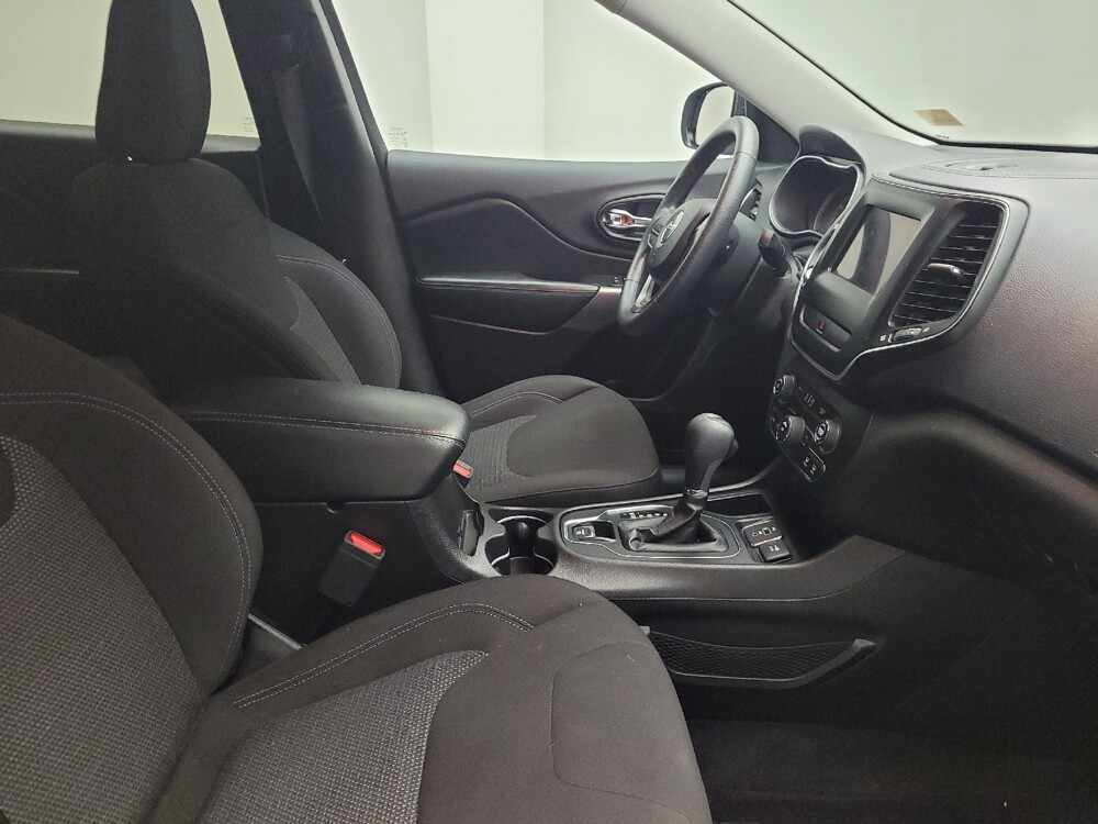 2019 Jeep Cherokee in Taylor, MI 48180 - 18095162 21