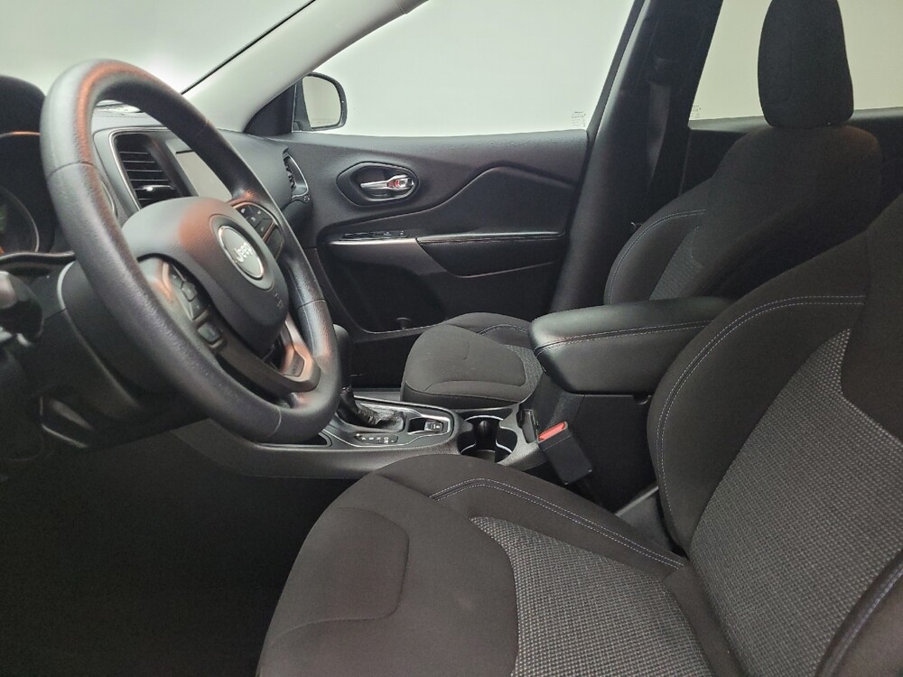 2019 Jeep Cherokee in Taylor, MI 48180 - 18095162 17