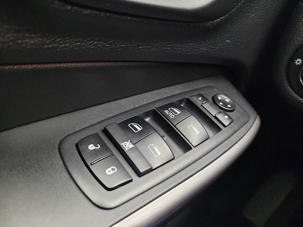 2019 Jeep Cherokee in Taylor, MI 48180 - 18095162 27