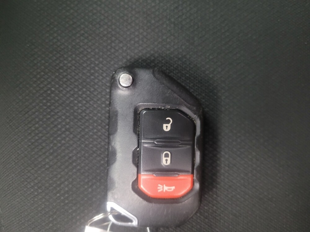 2018 Jeep Wrangler in Ft Wayne, IN 46805 - 18095168 32