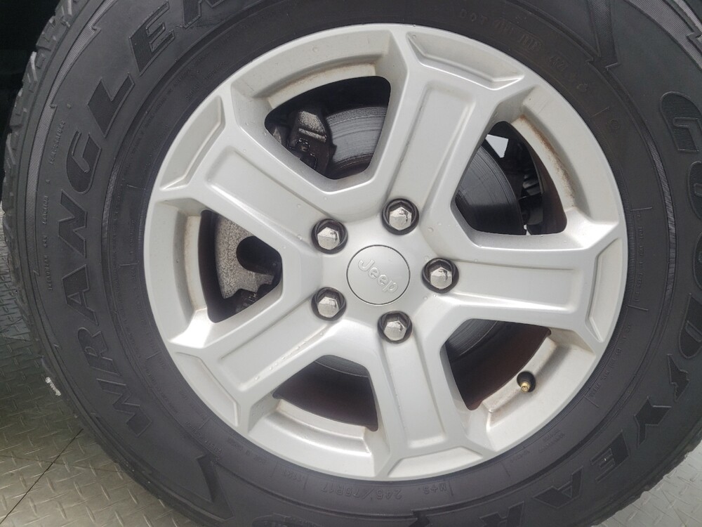 2018 Jeep Wrangler in Ft Wayne, IN 46805 - 18095168 31