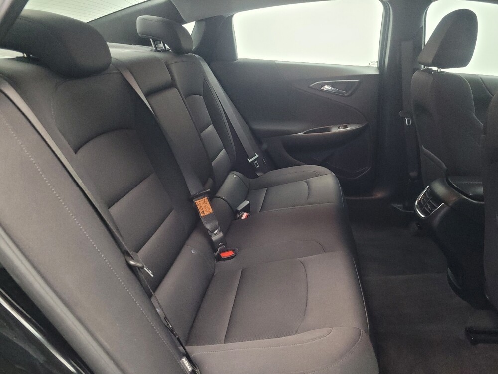 2022 Chevrolet Malibu in Indianapolis, IN 46222 - 18095180 19