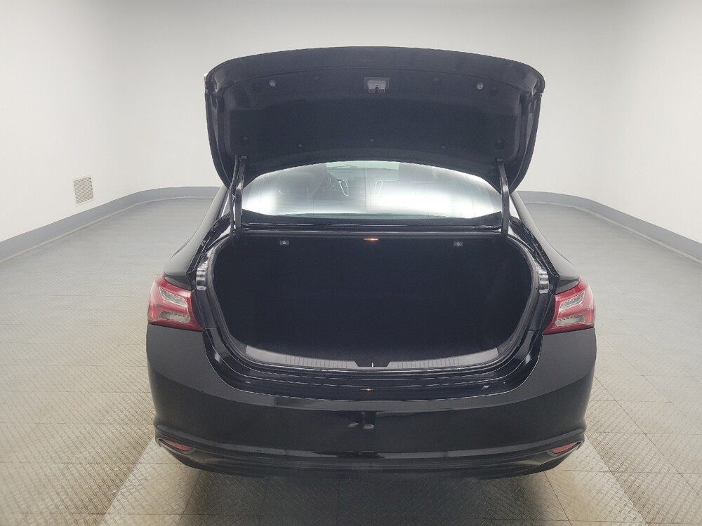 2022 Chevrolet Malibu in Indianapolis, IN 46222 - 18095180 29