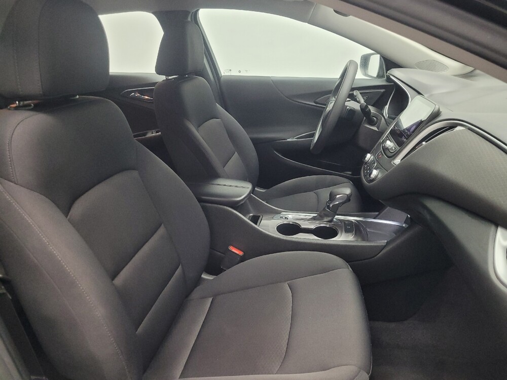 2022 Chevrolet Malibu in Indianapolis, IN 46222 - 18095180 21