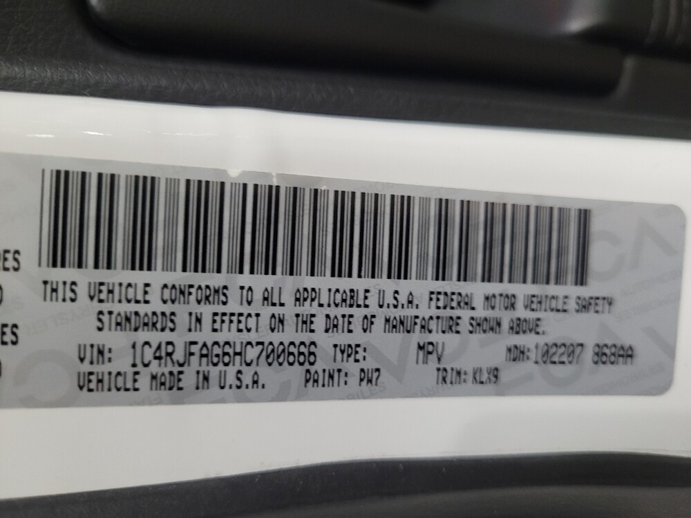 2017 Jeep Grand Cherokee in Temple Hills, MD 20746 - 18095185 33