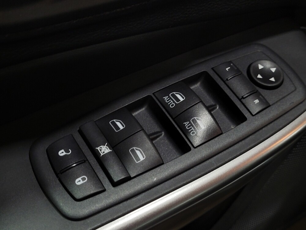 2021 Jeep Cherokee in Pittsburgh, PA 15237 - 18095189 27