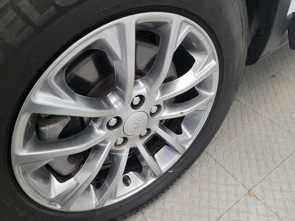 2021 Jeep Cherokee in Pittsburgh, PA 15237 - 18095189 31