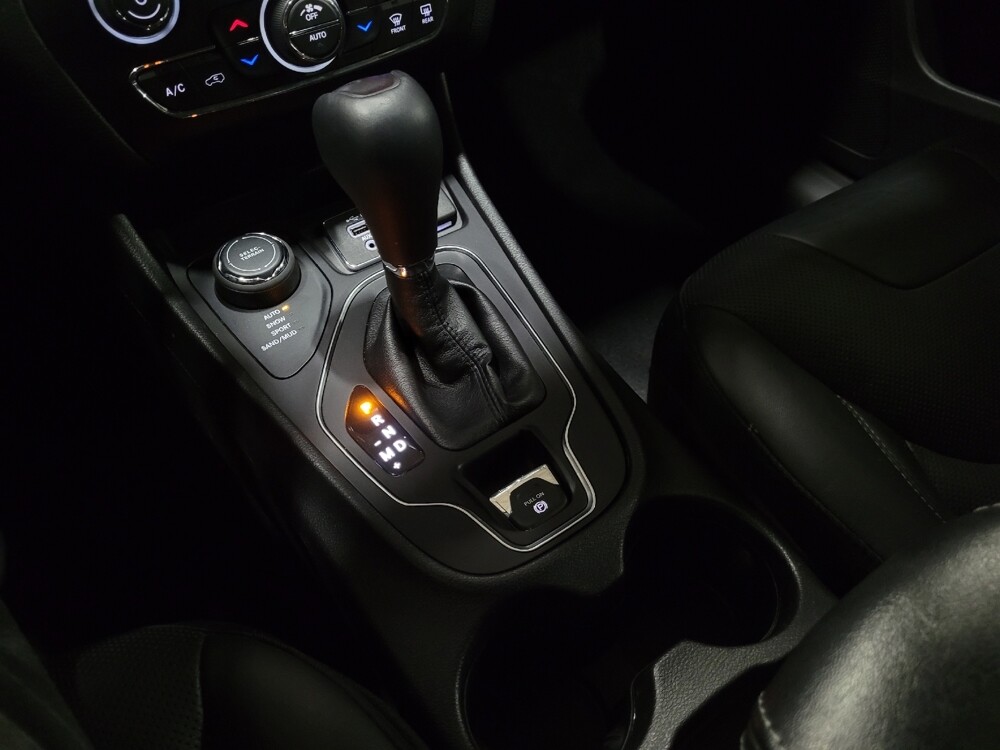 2021 Jeep Cherokee in Pittsburgh, PA 15237 - 18095189 26