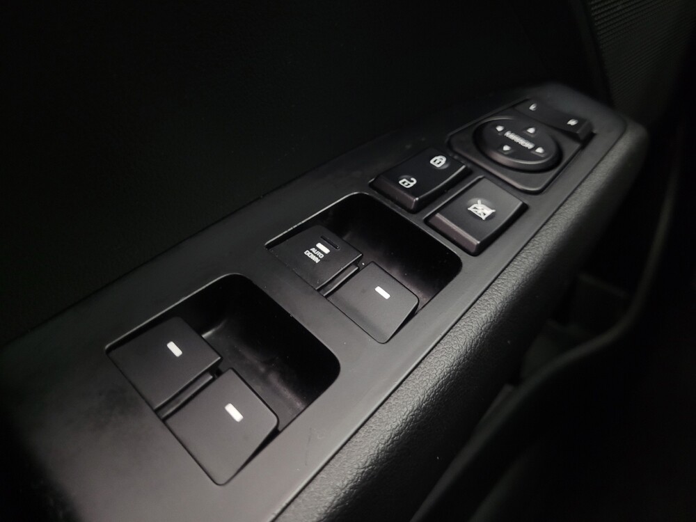 2018 Hyundai Elantra in Indianapolis, IN 46219 - 18095190 27