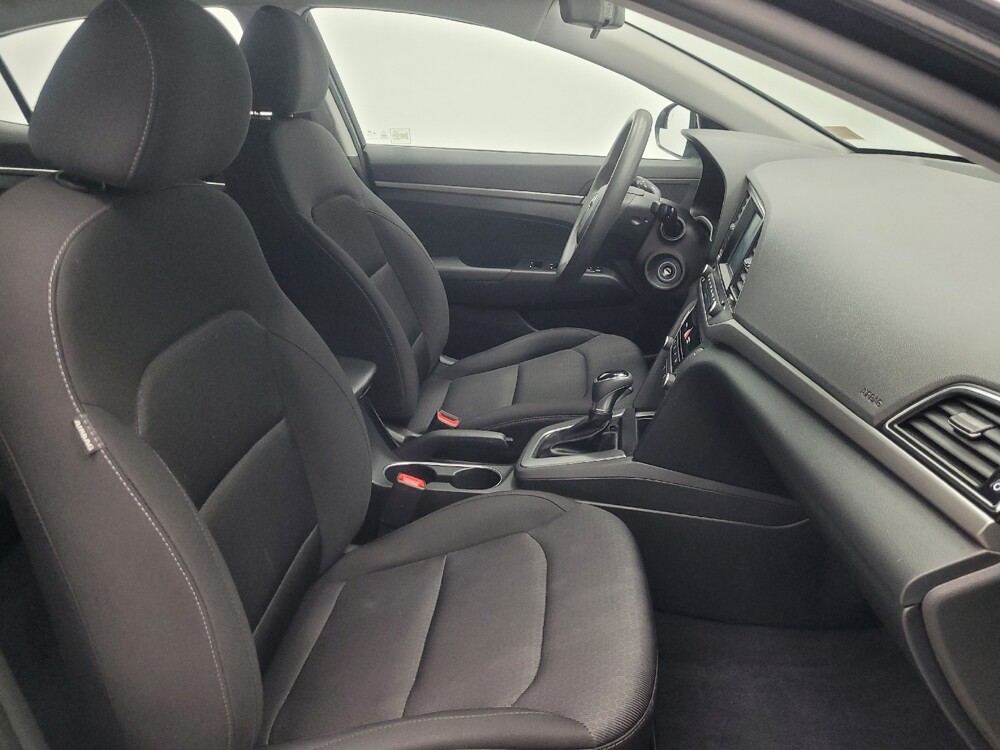 2018 Hyundai Elantra in Indianapolis, IN 46219 - 18095190 21