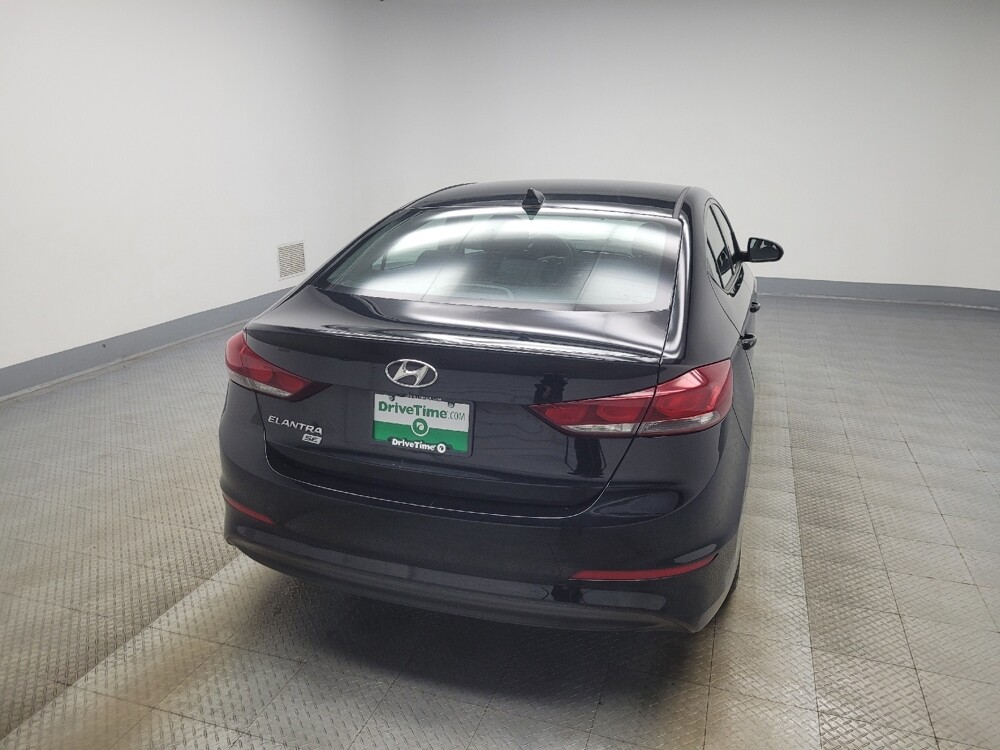 2018 Hyundai Elantra in Indianapolis, IN 46219 - 18095190 7