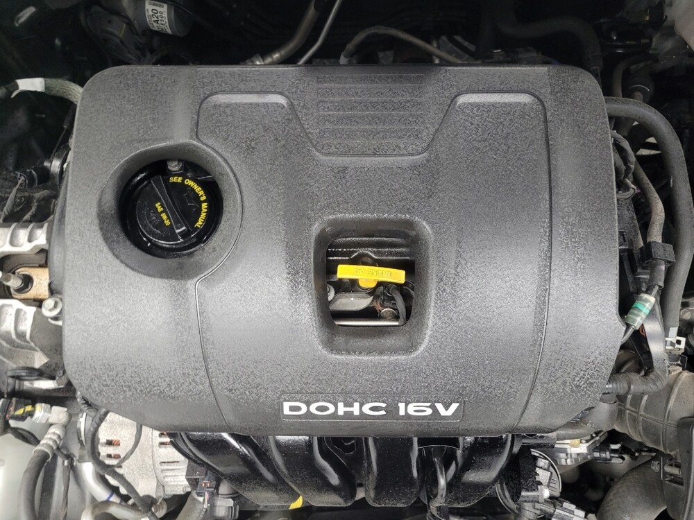 2018 Hyundai Elantra in Indianapolis, IN 46219 - 18095190 30