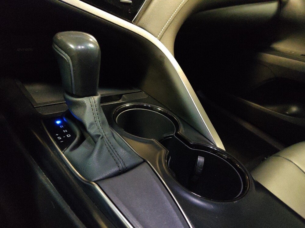 2020 Toyota Camry in Chandler, AZ 85225 - 18095223 26