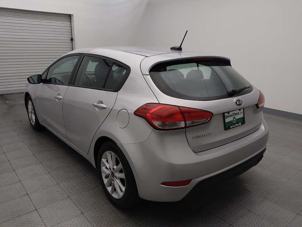 2017 Kia Forte in Houston, TX 77060 - 18095231 5