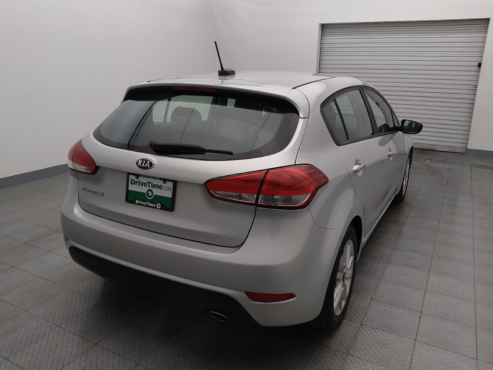 2017 Kia Forte in Houston, TX 77060 - 18095231 7