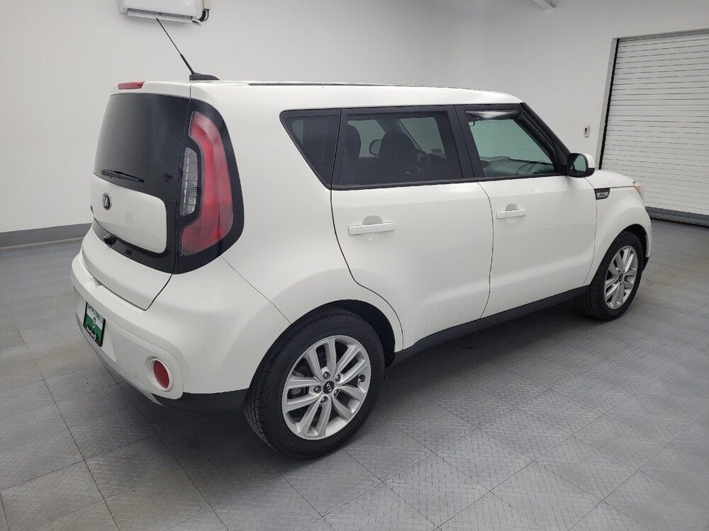 2018 Kia Soul in Maple Heights, OH 44137 - 18095260 10