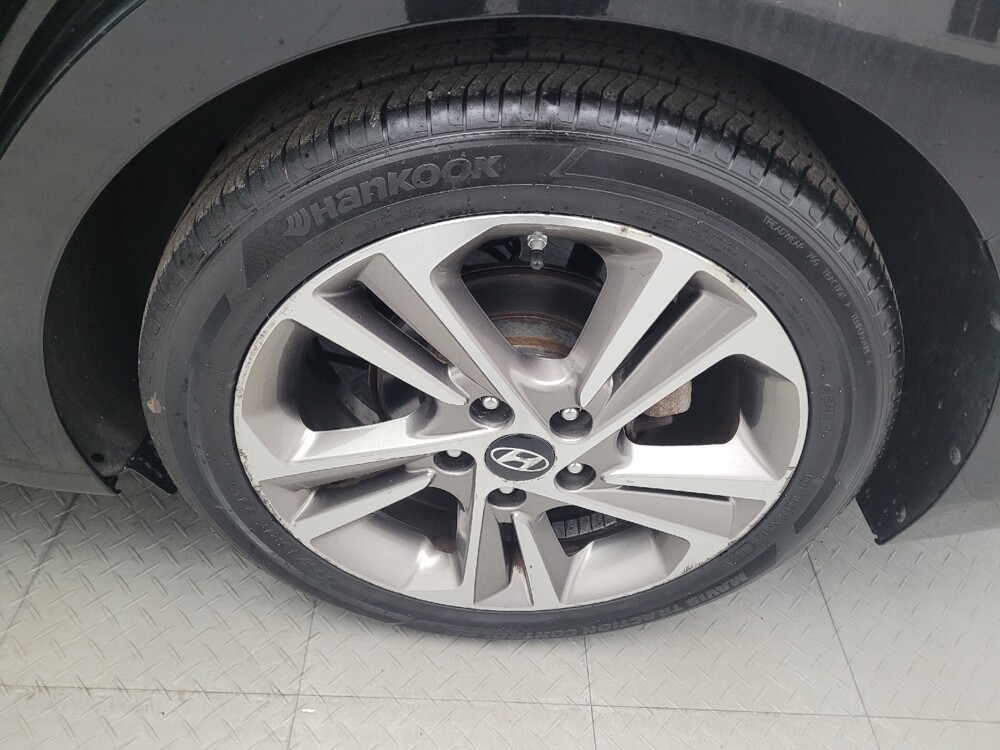 2017 Hyundai Elantra in Maple Heights, OH 44137 - 18095275 31