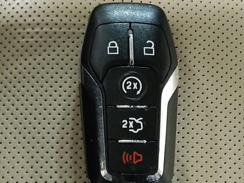 2017 Lincoln MKX in Fort Worth, TX 76116 - 18095277 32