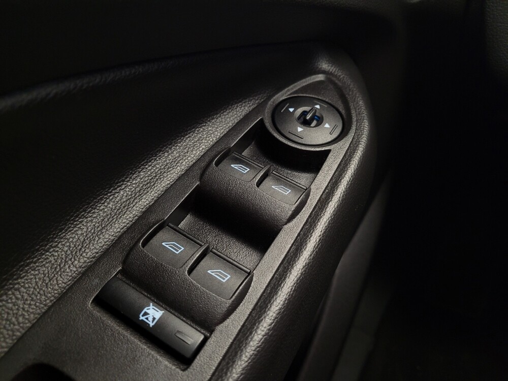 2017 Ford Escape in Maple Heights, OH 44137 - 18095279 27