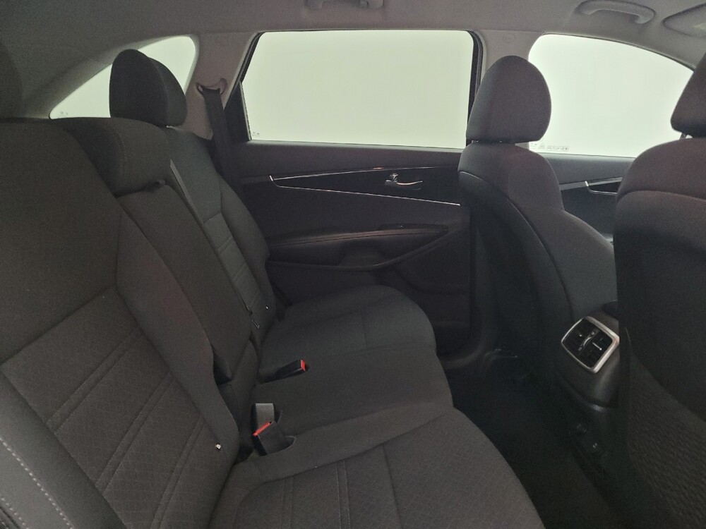 2020 Kia Sorento in Miamisburg, OH 45342 - 18095301 19