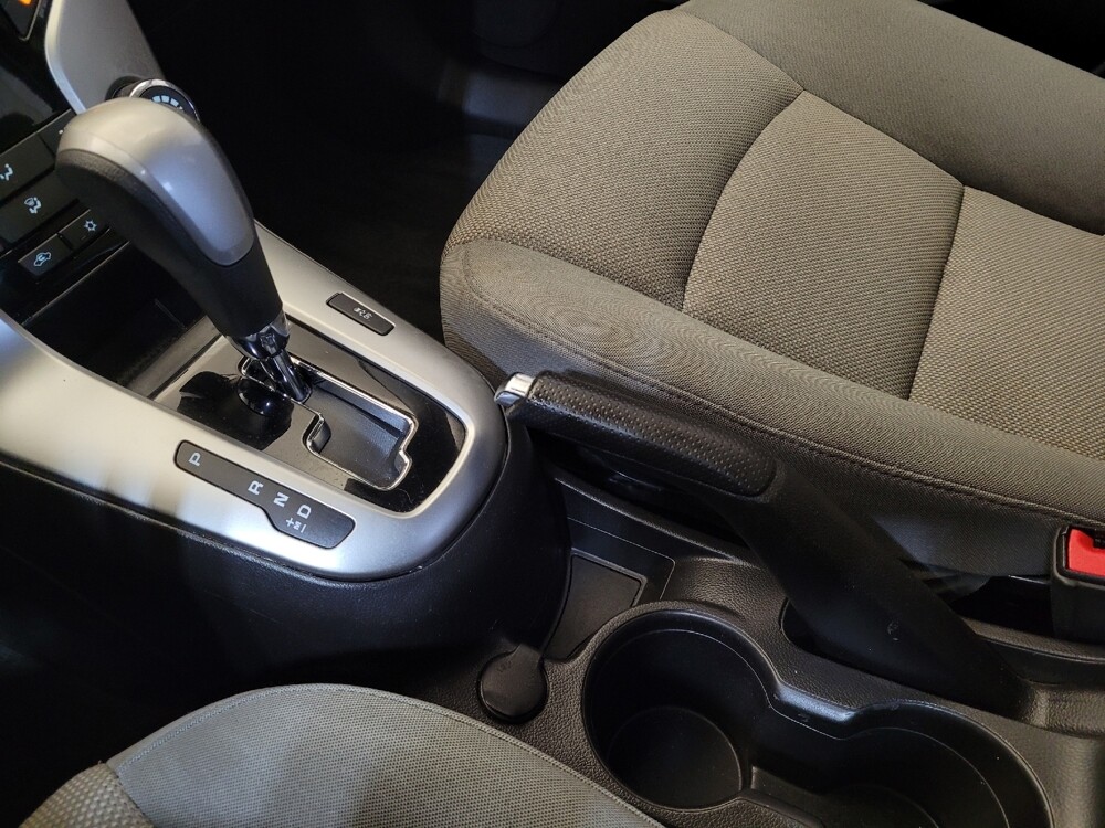 2015 Chevrolet Cruze in Toledo, OH 43617 - 18095305 26