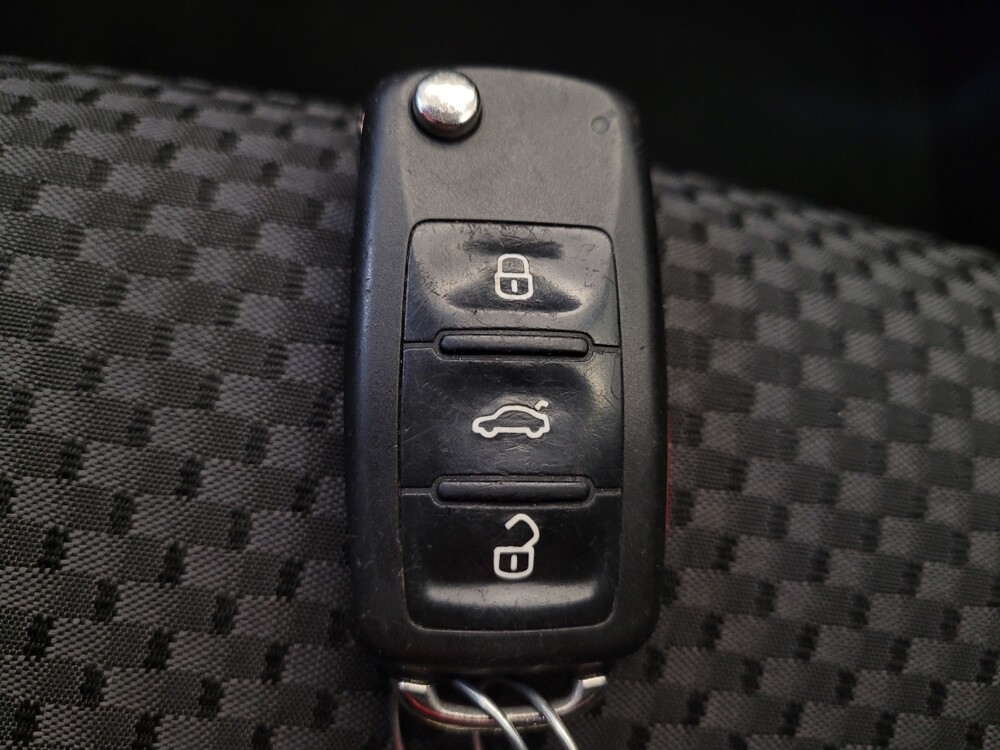 2013 Volkswagen Jetta in Maple Heights, OH 44137 - 18095306 32