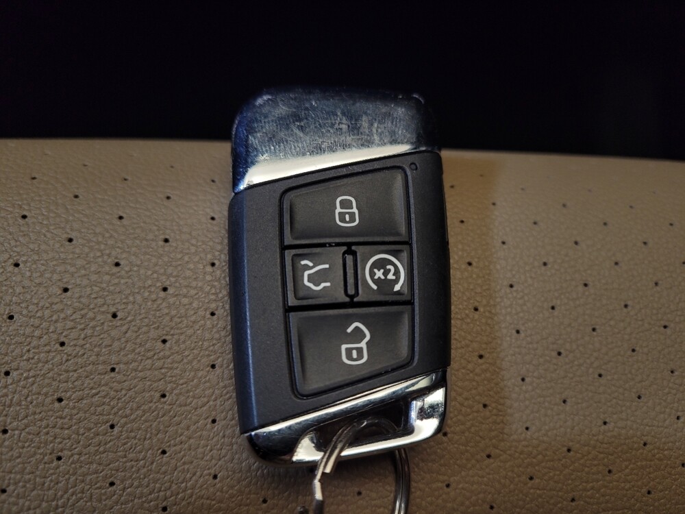 2021 Volkswagen Atlas in Toledo, OH 43617 - 18095317 32