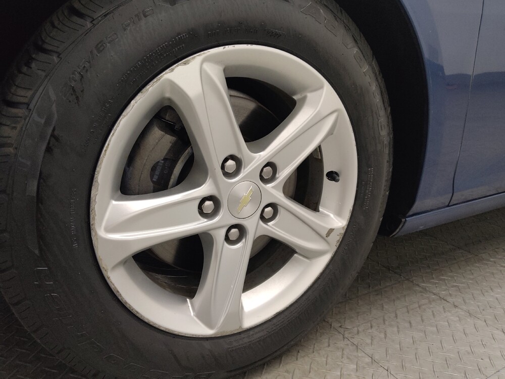 2019 Chevrolet Malibu in Savannah, GA 31419 - 18095337 31