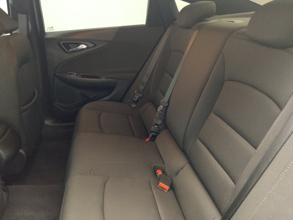 2019 Chevrolet Malibu in Savannah, GA 31419 - 18095337 18