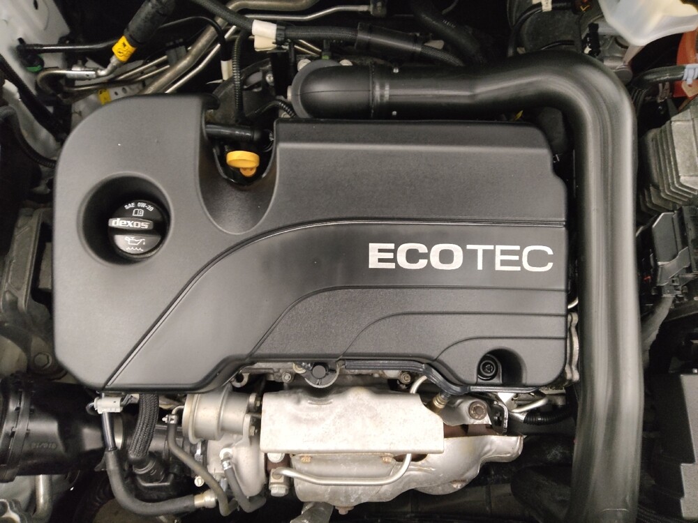 2018 Chevrolet Equinox in Lakewood, CO 80215 - 18095342 30