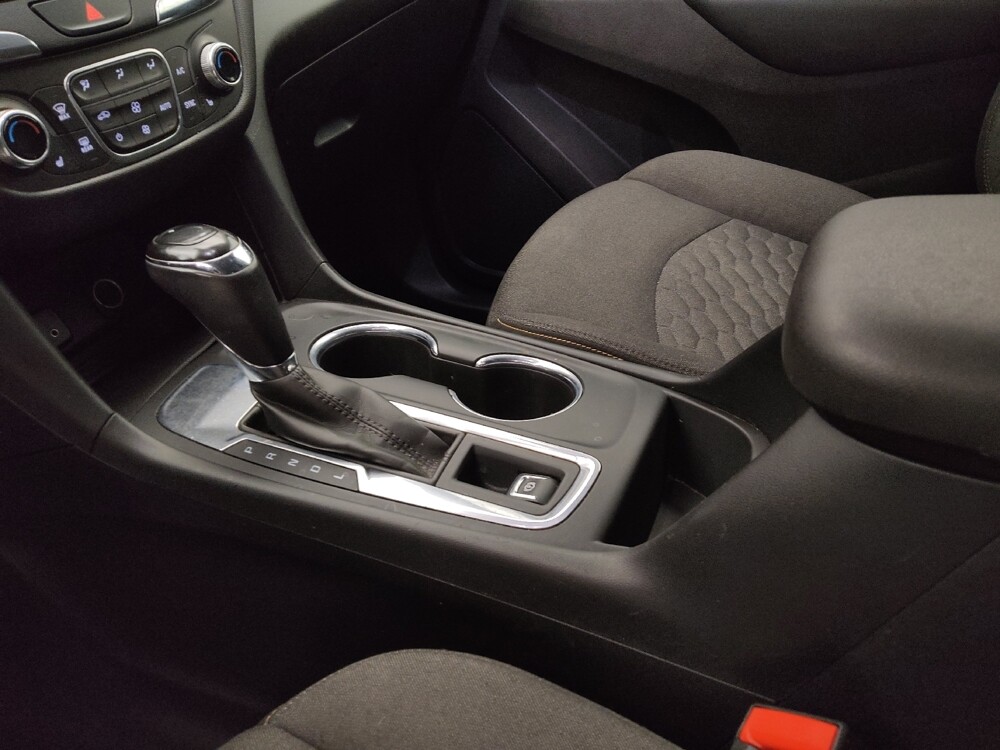 2018 Chevrolet Equinox in Lakewood, CO 80215 - 18095342 26