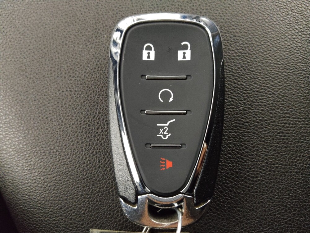 2018 Chevrolet Equinox in Lakewood, CO 80215 - 18095342 32